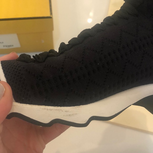 Black and white Fendy sock sneakers - Picture 4 of 8